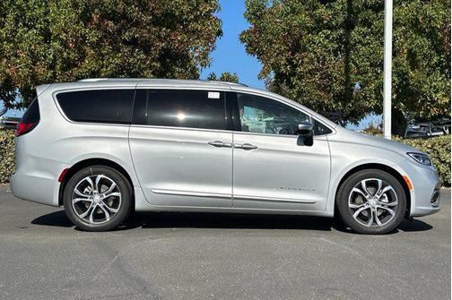 2026 Chrysler Pacifica L