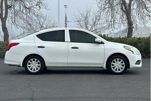 2016 Nissan Versa 1.6 S