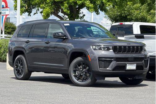Baltic Gray Metallic Clearcoat 2026 Jeep Grand Cherokee L Altitude