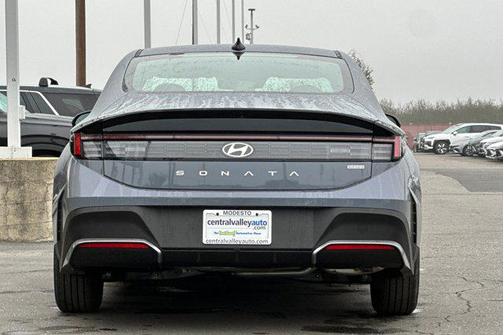 2026 Hyundai SONATA Hybrid Base