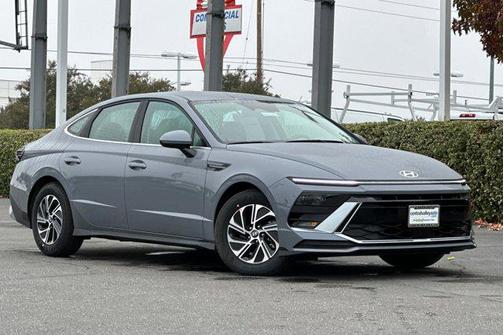 2026 Hyundai SONATA Hybrid Base