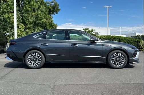 2025 Hyundai SONATA Hybrid Limited