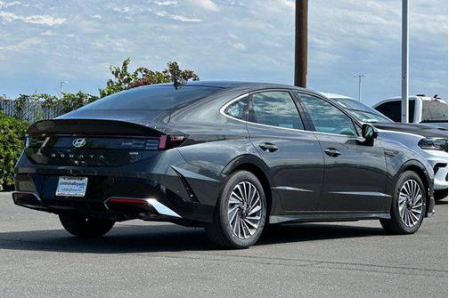 2025 Hyundai SONATA Hybrid Limited