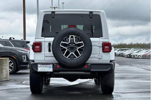 2026 Jeep Wrangler 4-Door Sahara 4x4