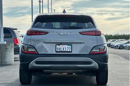 2022 Hyundai KONA SE