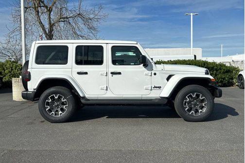 2026 Jeep Wrangler 4-Door Sahara 4x4