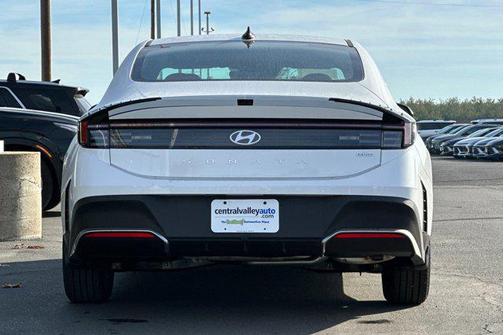 2026 Hyundai SONATA Hybrid Base