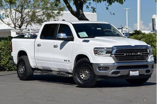 Bright White Clearcoat 2020 RAM 1500 Laramie