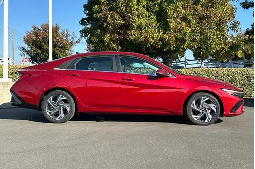 2025 Hyundai ELANTRA HEV Limited
