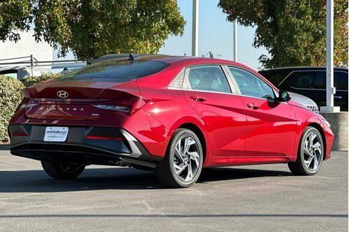 2025 Hyundai ELANTRA HEV Limited