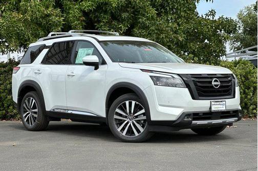 2025 Nissan Pathfinder Platinum 4WD