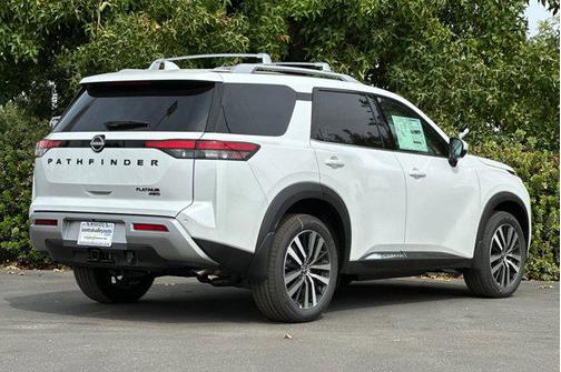 2025 Nissan Pathfinder Platinum 4WD