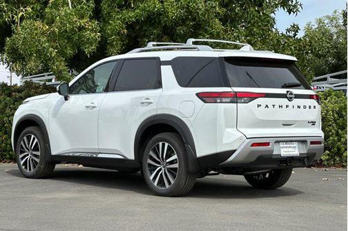 2025 Nissan Pathfinder Platinum 4WD