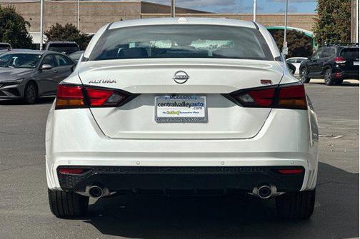 2025 Nissan Altima SR FWD