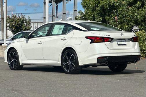2025 Nissan Altima SR FWD
