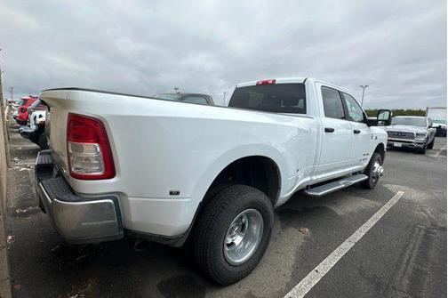2024 RAM 3500 Big Horn Crew Cab 4x4 8' Box