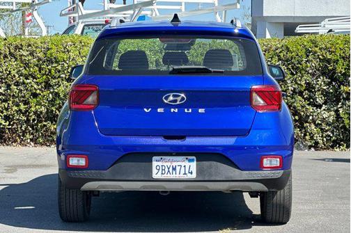 2022 Hyundai VENUE SEL
