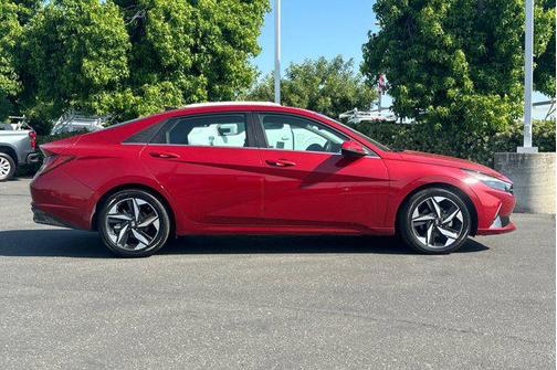 2023 Hyundai ELANTRA Limited