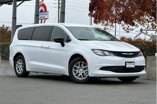 2026 Chrysler Voyager LX