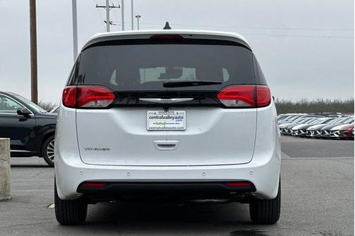 2026 Chrysler Voyager LX