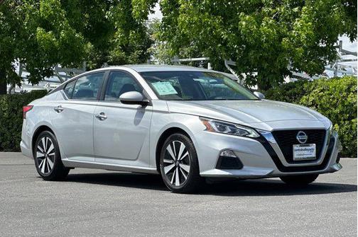 2022 Nissan Altima 2.5 SV
