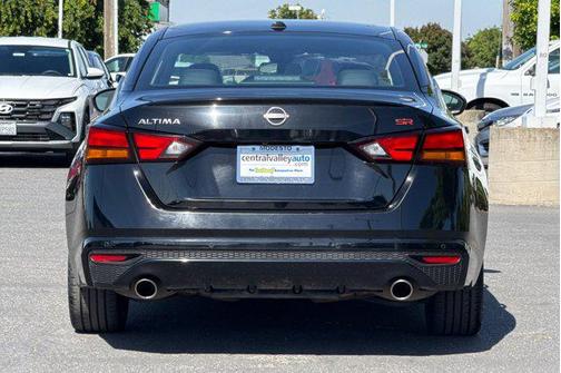 Super Black 2024 Nissan Altima SR FWD