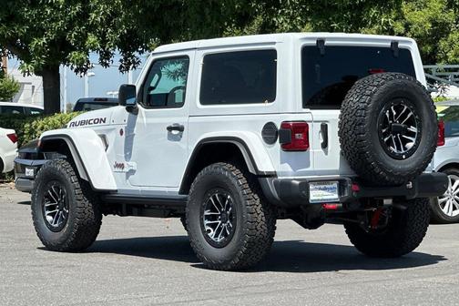 Bright White Clearcoat 2026 Jeep Wrangler Rubicon