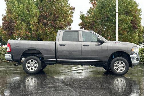 2020 RAM 2500 Tradesman Crew Cab 4X4 6'4' Box