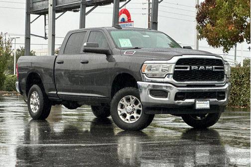 2020 RAM 2500 Tradesman Crew Cab 4X4 6'4' Box
