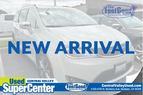 Tusk White 2017 Chrysler Pacifica Limited