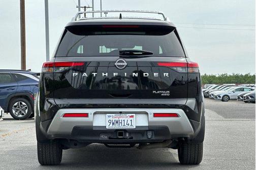 2022 Nissan Pathfinder Platinum 4WD