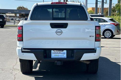 2022 Nissan Frontier SV
