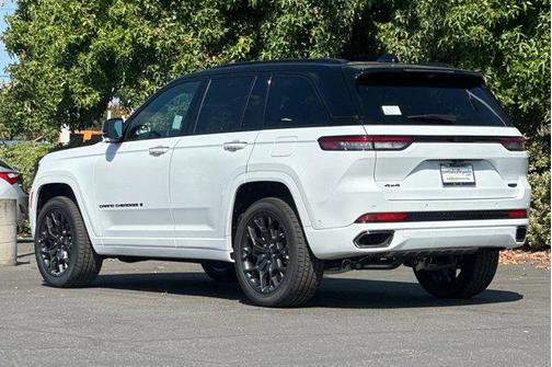 2025 Jeep Grand Cherokee Summit