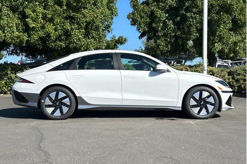 2025 Hyundai IONIQ 6 SE
