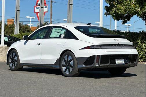 2025 Hyundai IONIQ 6 SE