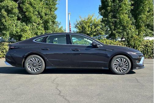 2025 Hyundai SONATA Hybrid SE