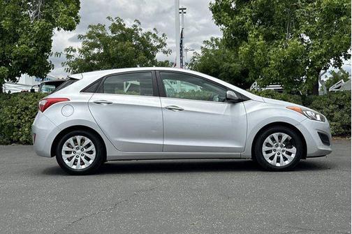 2016 Hyundai Elantra GT Base
