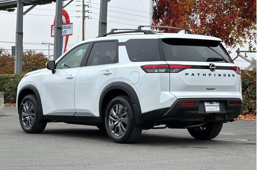 2025 Nissan Pathfinder SV FWD