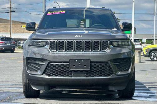 2025 Jeep Grand Cherokee Laredo