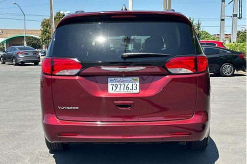 2021 Chrysler Voyager LXI