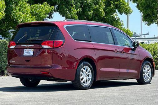 2021 Chrysler Voyager LXI