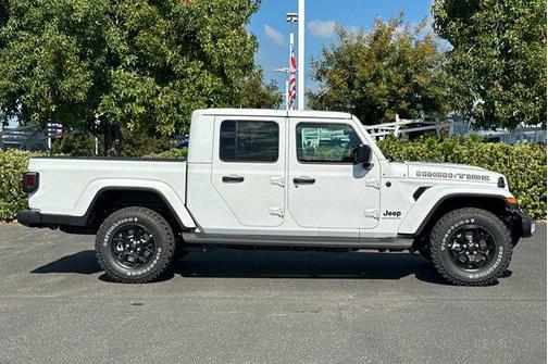 2025 Jeep Gladiator High Tide