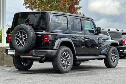 2026 Jeep Wrangler 4-Door Sahara 4x4