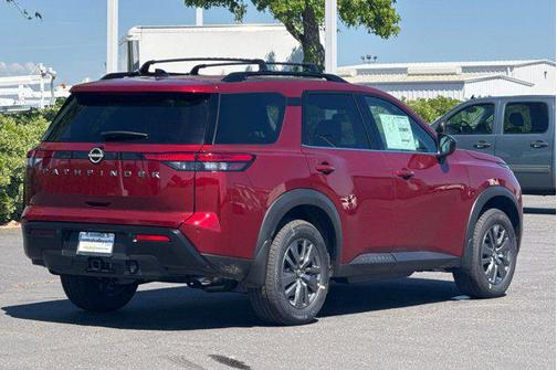 2026 Nissan Pathfinder SV