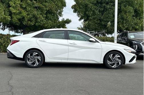 2025 Hyundai ELANTRA HEV Limited