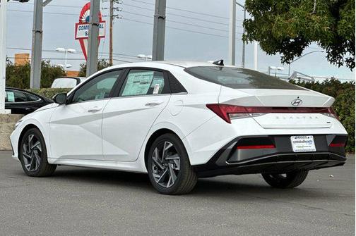 2025 Hyundai ELANTRA HEV Limited