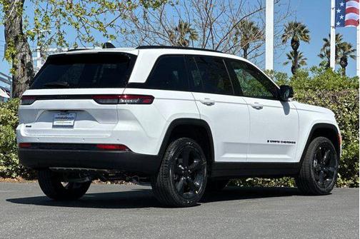 2025 Jeep Grand Cherokee Altitude