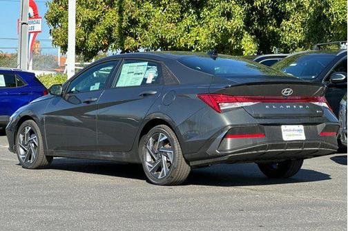 2025 Hyundai ELANTRA HEV SEL Sport