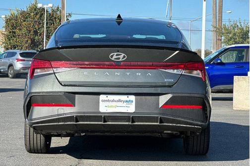 2025 Hyundai ELANTRA HEV SEL Sport