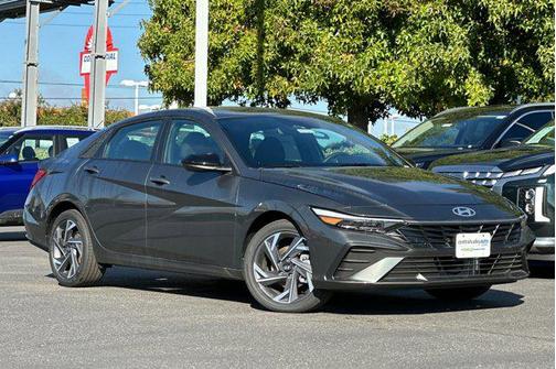 2025 Hyundai ELANTRA HEV SEL Sport